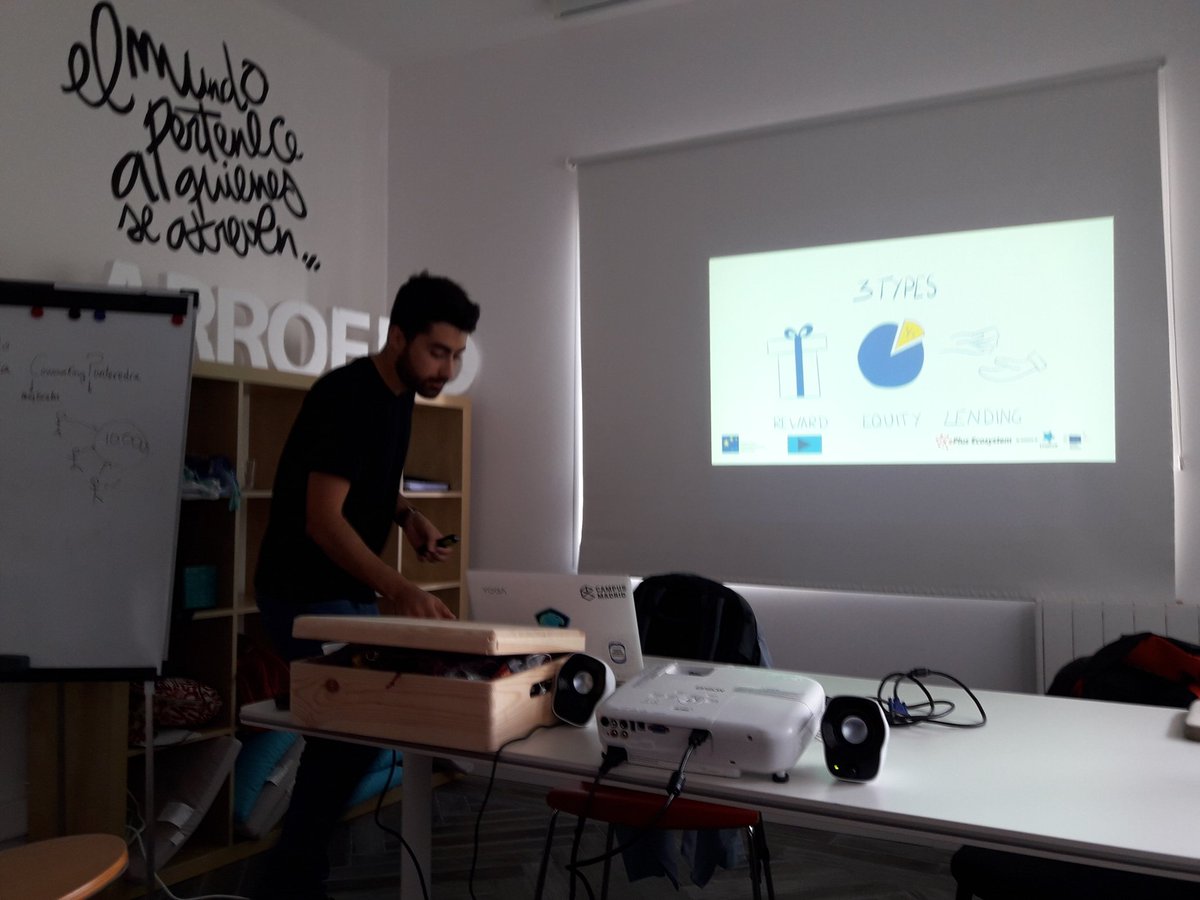 CeMITCuntis's tweet photo. @BorjaBIM fala do financiamento en proxectos de Innovación Social Dixital @Lanzanos @flipsimply @Faite_Dixital  #CeMITInnova #crowdfunding https://t.co/nGIOmLgYzf