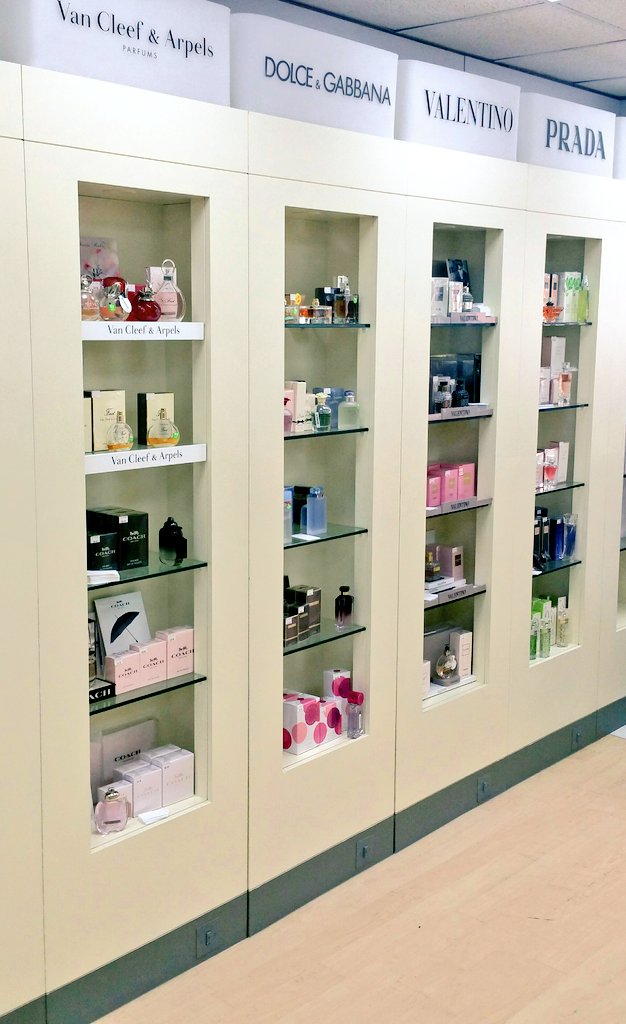 StudentsWorc's tweet photo. You can enjoy 15% STUDENT DISCOUNT &amp; a FREE SPORTS or VANITY BAG with every spend over £30 at @fragrancestore this week! #WorcestershireHour https://t.co/fn63Fllequ