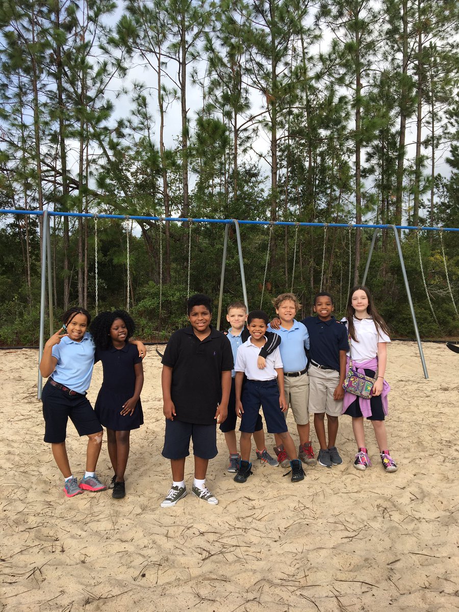 SpradleyMelanie's tweet photo. We earned extra recess! #goodchoices=positive results https://t.co/qYmjQU6OST