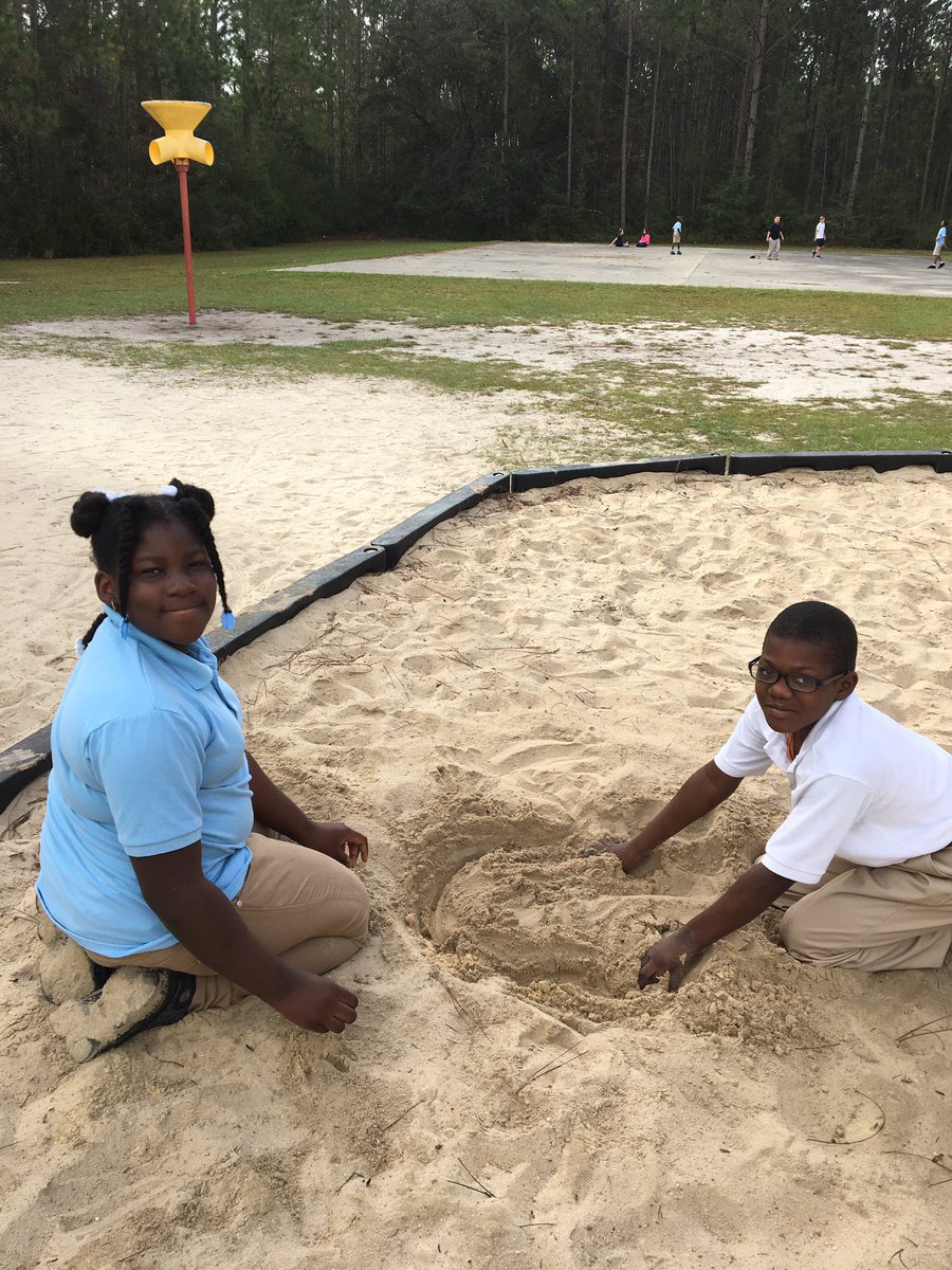 SpradleyMelanie's tweet photo. We earned extra recess! #goodchoices=positive results https://t.co/qYmjQU6OST