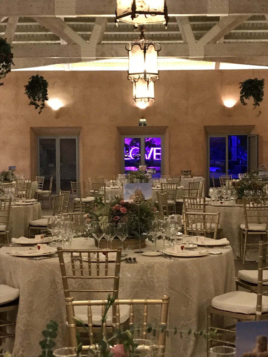 CateringDelfin's tweet photo. Silvia&amp;Antonio confiaban en #DelfinDelicatessen para su #boda del 29/9 en @HMolinillos con decoración de Ainhoa&amp;co 
¡Gracias! 
#Bodas https://t.co/5C2z2neivy