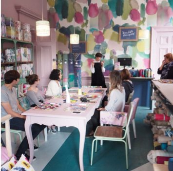 This time last week I was in the beautiful <a href="/bluebellgray/">bluebellgray</a> showroom teaching #tassels to the team 😍 instagram.com/p/BZvdYUgjyy1/…