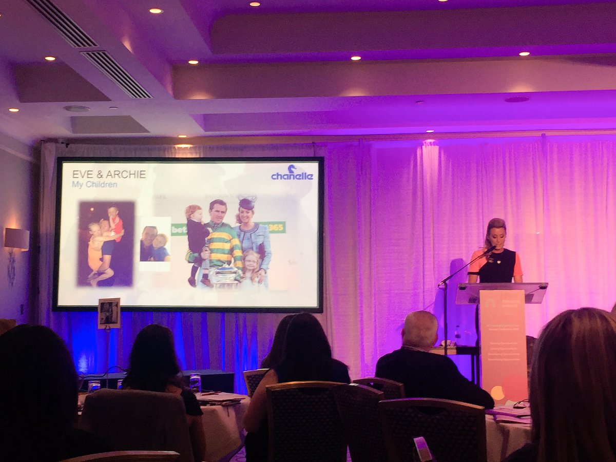 BlinkDesignIRL's tweet image. Great quote from @mccoy_chanelle 'You need to be obsessed with the customer experience!' #CreatingOpportunities