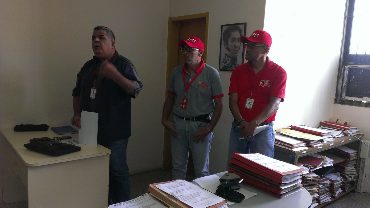 Chuo68's tweet photo. #ComitePromotorMPPPST en asamblea de trabajadores en la Inspectoría del trabajo sede Pto. Cabello https://t.co/kSqOtOFmJ1