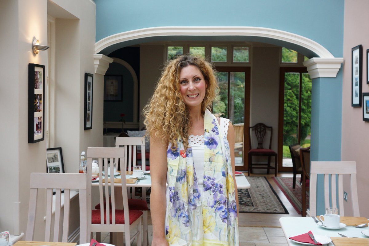 organpipecoral's tweet photo. #Fabrics, Lorna and Donald Tyson's definition of comfort &amp; beauty @MereBrookHouse. Credit goes to resident designer Katie Pugh @fabriclondon https://t.co/TxFLkO45IS