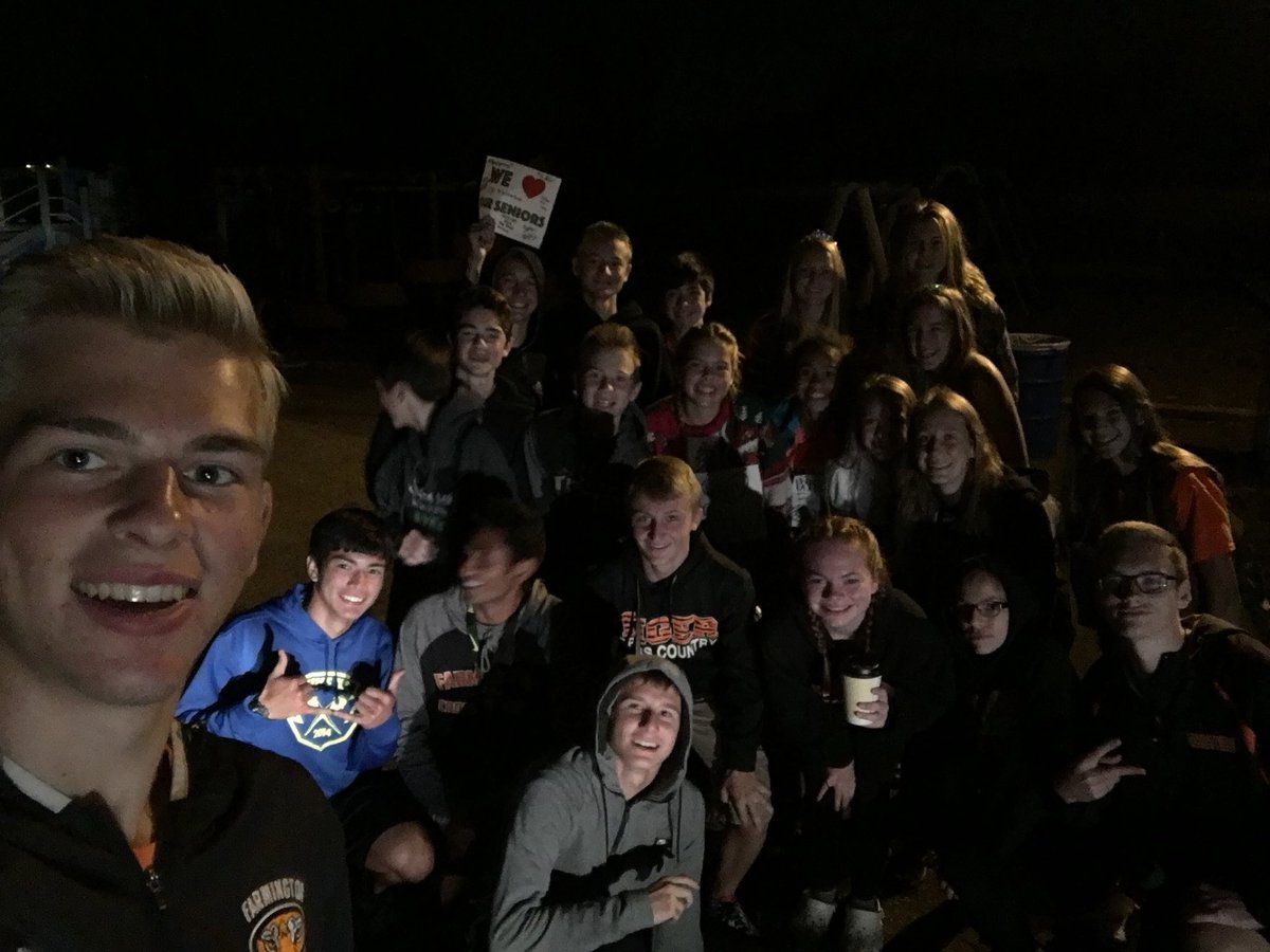 wilsonjosh_'s tweet photo. Senior “kidnapping” team breakfast for XC🏃 #Homecoming https://t.co/XzoEziwkRI