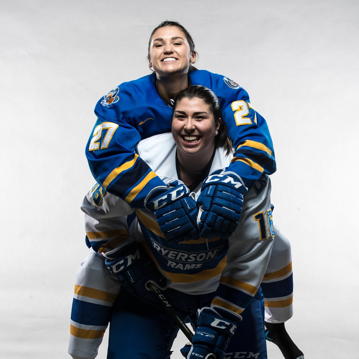 OUAsport's tweet photo. Plenty of 😊 to go around across all of our impressive #OUA student-athletes on #WorldSmileDay! https://t.co/lH26hXsu7h