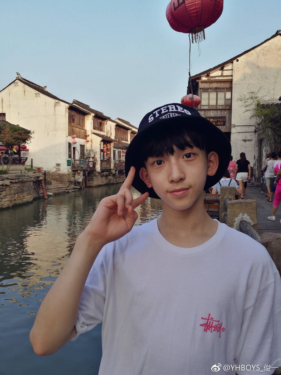 JunyiYHBoys's tweet photo. Tourist of the day taking the lead 😜
#YHBOYS https://t.co/Si6mSHsmzB