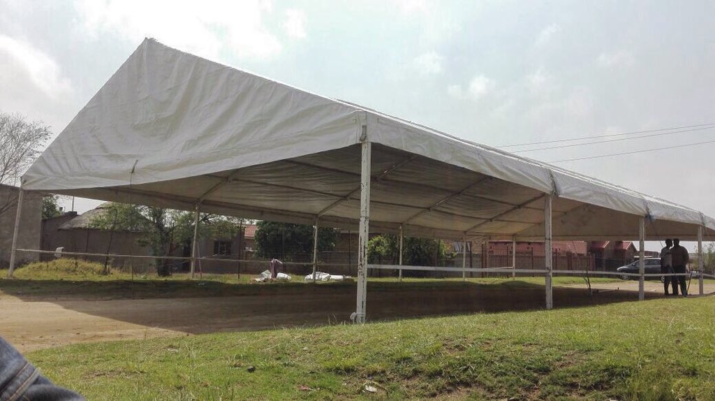 Melusi_10's tweet photo. #frametents #mobilefacilities #venueequipment https://t.co/wKAp6g1ITO