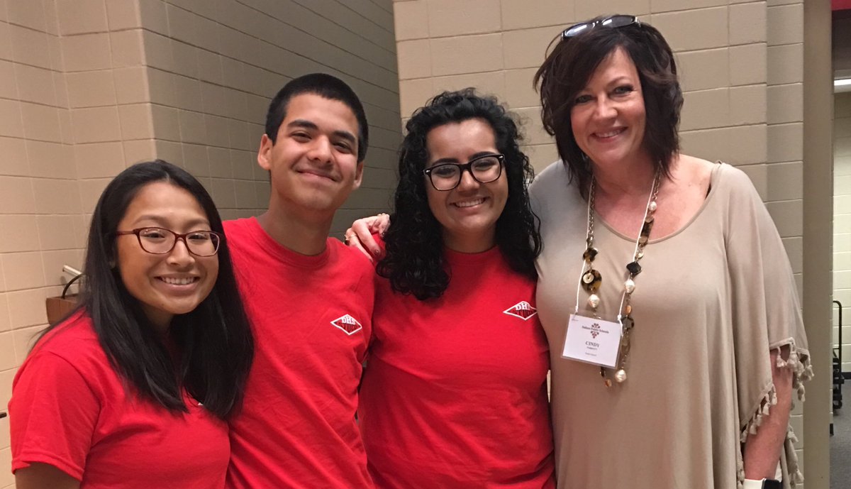 cindysparrott's tweet photo. #DPS3D3 Once a Bobcat Always a Bobcat!! So proud of these students!!❤️❤️❤️ https://t.co/YriFzMtskY