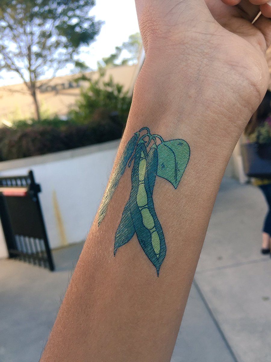 culinarykellie's tweet photo. The mark of the GA #f2summit, gotta get some of these snappy tattoos for my kiddos. They’ll be so peas-ed💚 https://t.co/aU9O4bFAIX