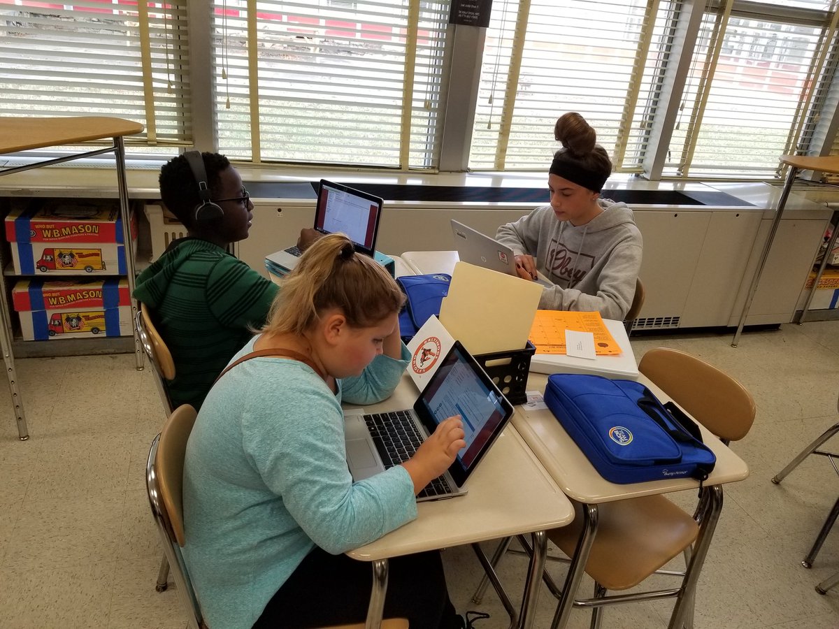 lmussini1's tweet photo. 7th graders completing career finder on Naviance @MRMSlions @BCPScounseling @CbyersChristina https://t.co/hJGdEAKnPJ