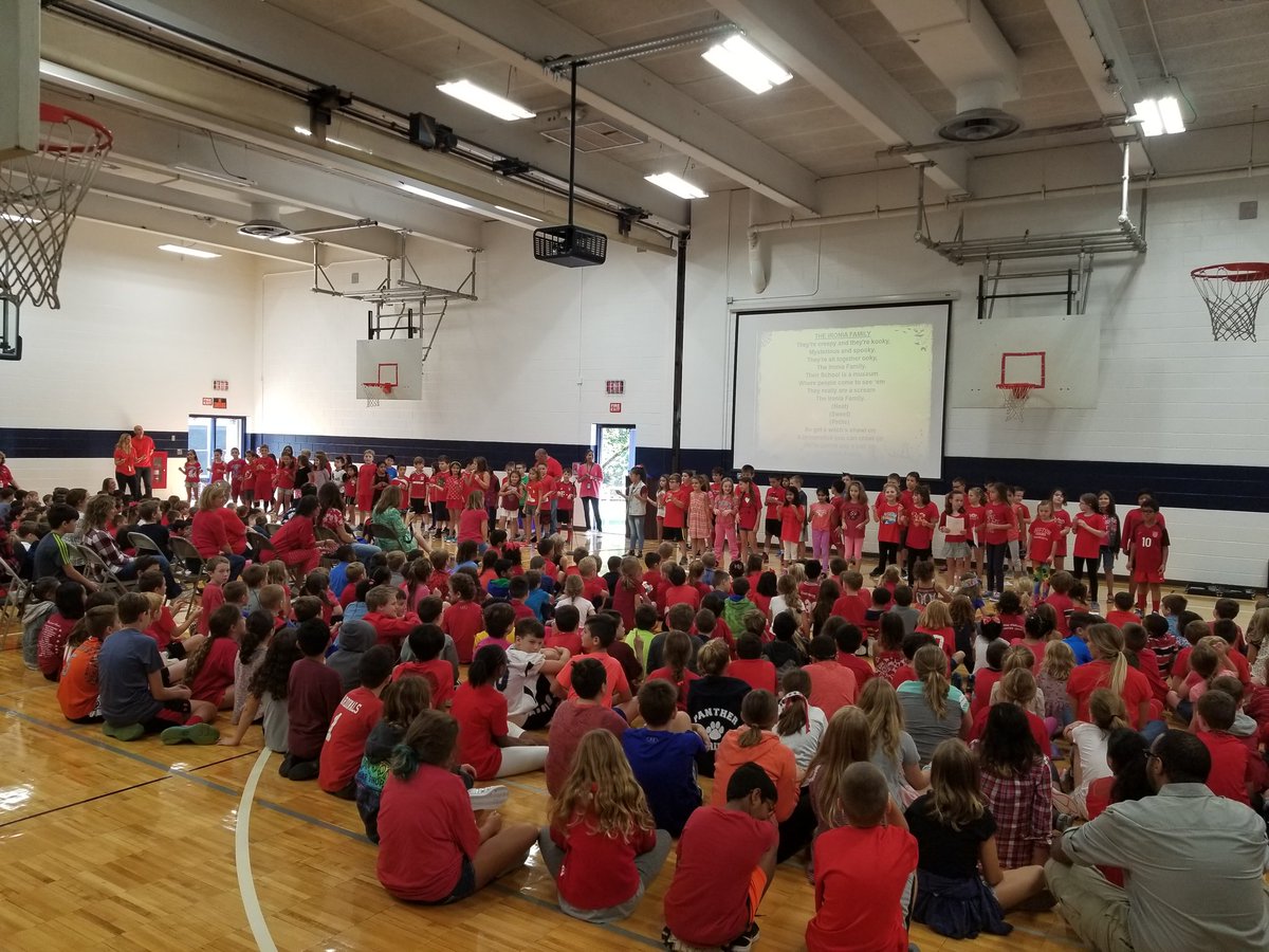 KristenPollara's tweet photo. Check out Ironia's spirit! @Ironia_Elem  #weekofrespect https://t.co/pF7RmMXvQp