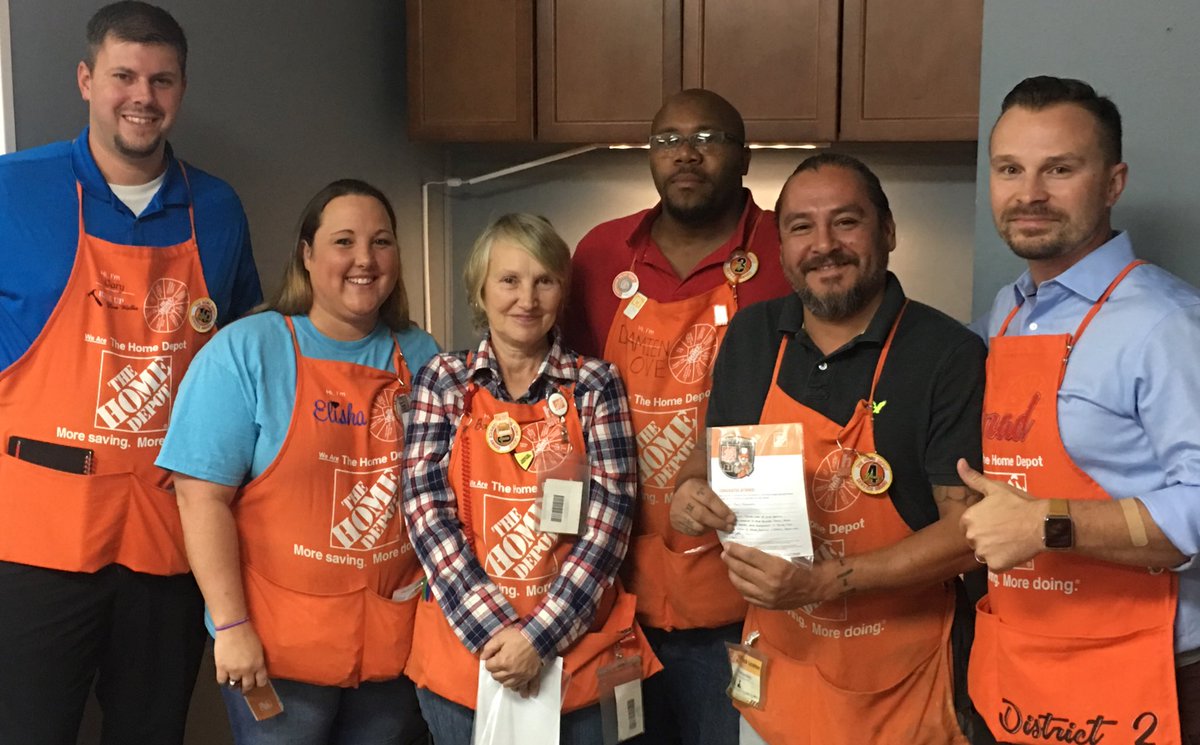 TerenceGreenHD's tweet photo. Recognizing the #0151 Hurricane Harvey relief team!! Thank you living out our values! @Brad_Peebles @kozel_jennifer @METGaryF @thursonwanghd https://t.co/1DLOKvAYCT