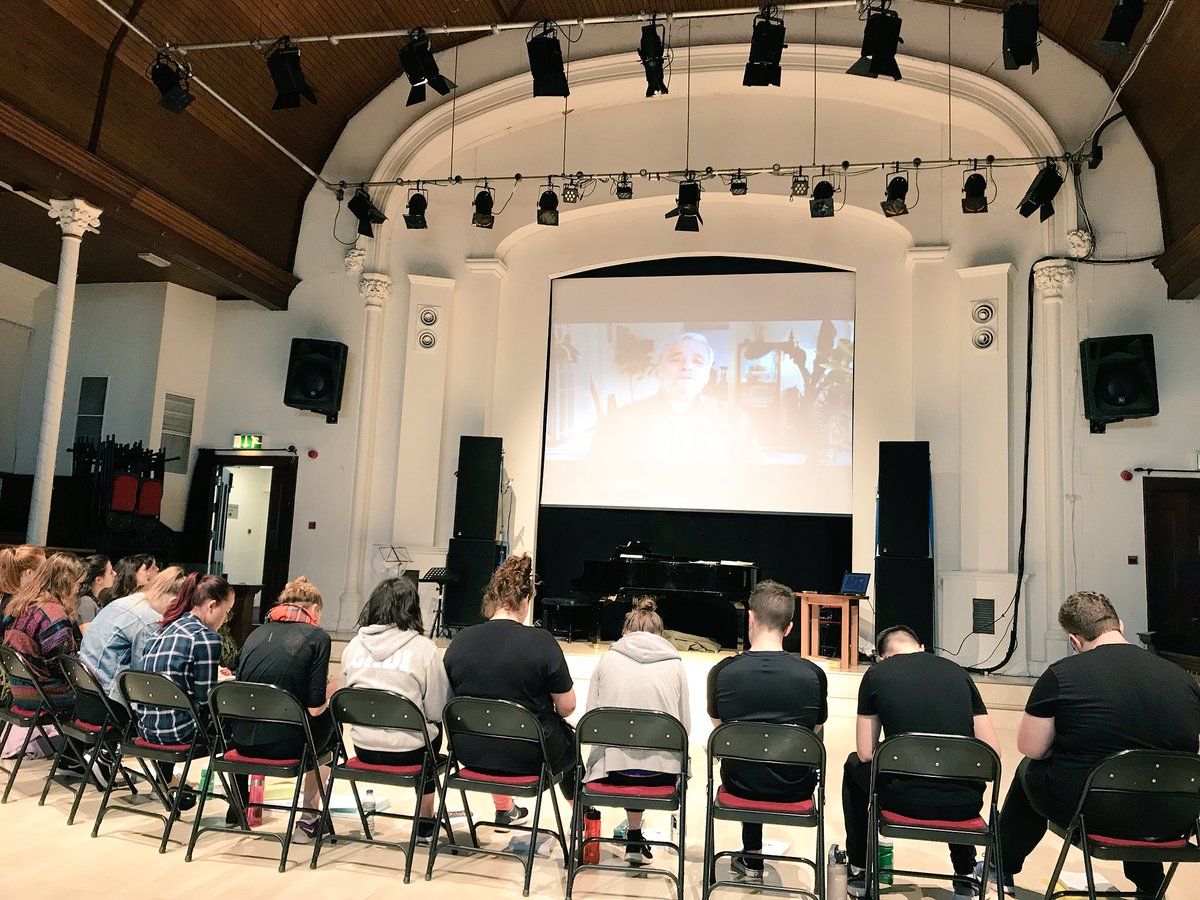 MrEilirOG's tweet photo. Modiwl Gair a’r Gerddoriaeth @PerfformioYDDS @CBCymru heddiw #12badauditions #splits #sondheim #topless #wrongkey #valleyline https://t.co/DEvwJZaJBc