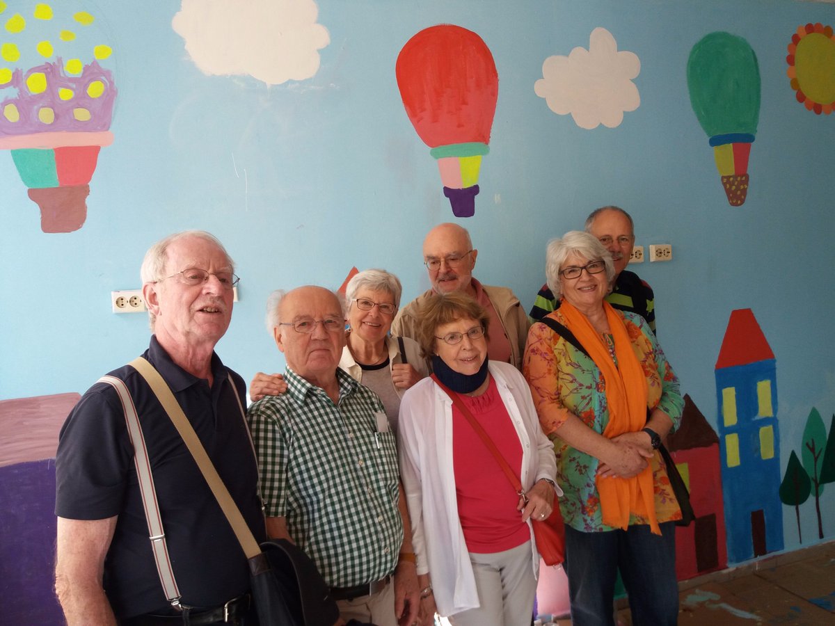 chrysogelos's tweet photo. “Artists in Athens-City of Crisis” Col #exhibition . Nice work. The #childern #Refugees liked it. Thanks all of y 4 your visit to #WELCOMMON https://t.co/Q9RaLisR1P
