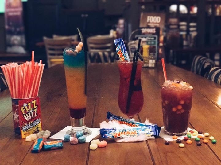 2 for 1 Cocktails? 

That’s how we’re starting the weekend! 🍹😍