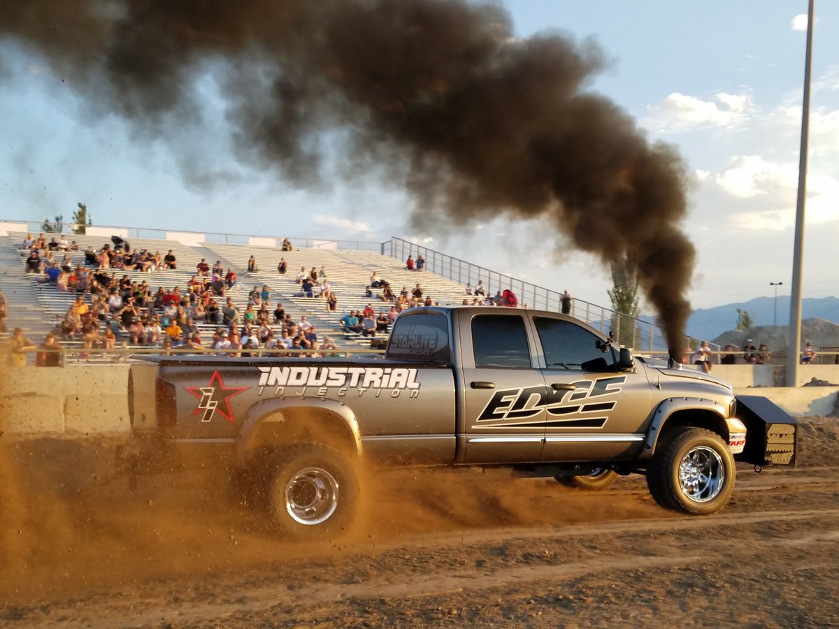 ToxicDiesel's tweet photo. Heck yeah! @iisdiesel sled pulling time... https://t.co/X1p1v0FlLV