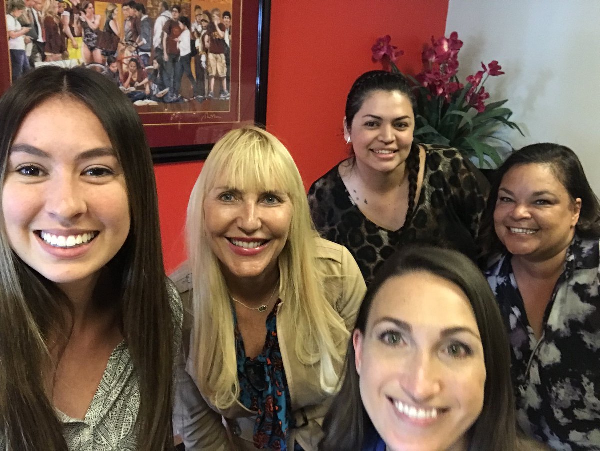 GetCreativeNow's tweet photo. Happy birthday to our President/CEO, Deborah! Thank you for leading our team with passion, hard work and dedication. We had a great time celebrating you this week! (Featuring the wonder women of CP!) https://t.co/7m0eh2OHJq