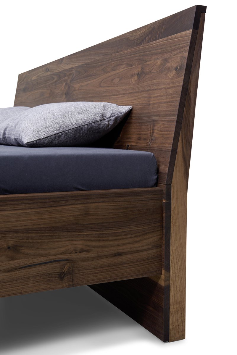 luond_wohn's tweet photo. Möbel des Monats Oktober 2017: Massivholzbett TREVISIO 
Mit unserem Bett TREVISIO wird Wohlfühlen im Schlafzimmer leicht gemacht. https://t.co/cjDxcjXhWR