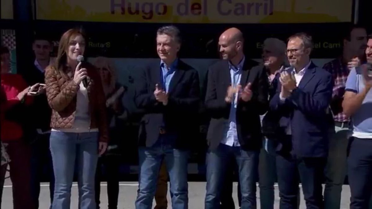 dievalen's tweet photo. Día histórico para Tres de Febrero: inauguramos con @mauriciomacri y @mariuvidal el Metrobus de la Ruta 8! https://t.co/WJhmXaz9dy