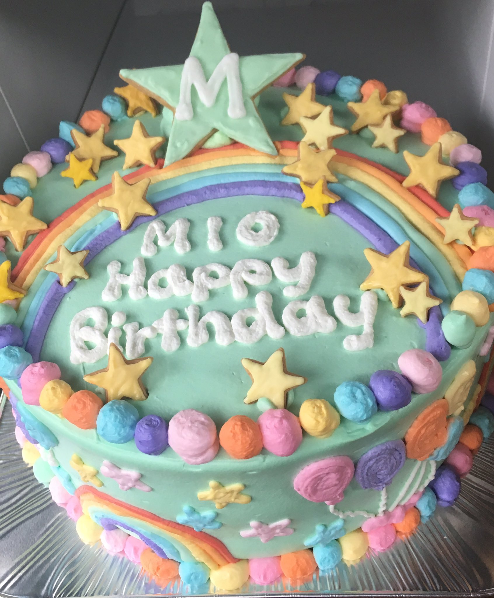 Passpo 増井みお生誕企画 誕生日ケーキ アメリカのホームメイドをイメージした誕生日ケーキ がとても可愛らしくて人気 原宿のアメリカンダイナー ハミングバーズヒルさんにご依頼しました ミント パステルカラーのデコレーションがとても綺麗
