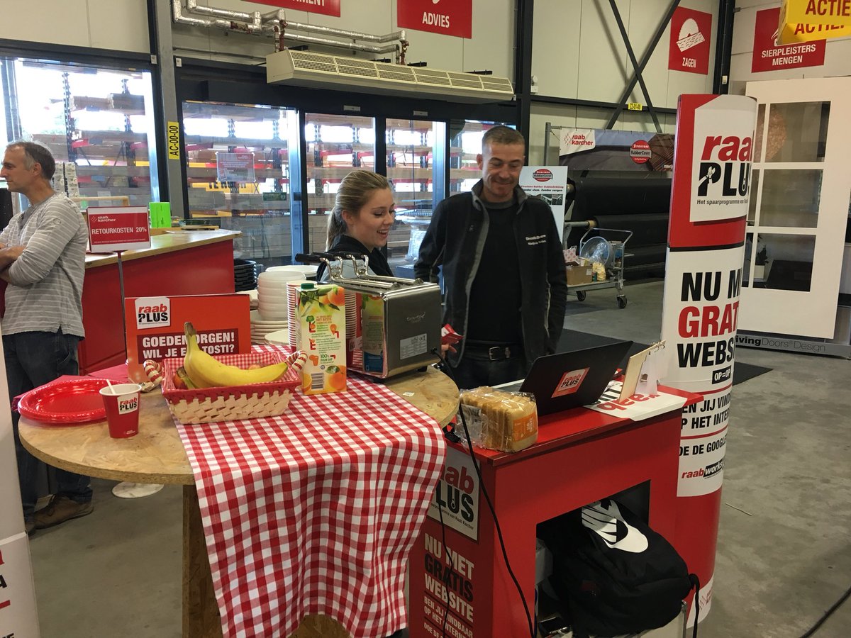 RKB_Assen's tweet photo. Wat ziet ze er goed uit onze #vakvrouw! Ons #Raabplus spaarprogramma trouwens ook. Kom beide gauw bekijken @RKB_Assen #rapnaarRaab #assen https://t.co/nWcAMVcqtC
