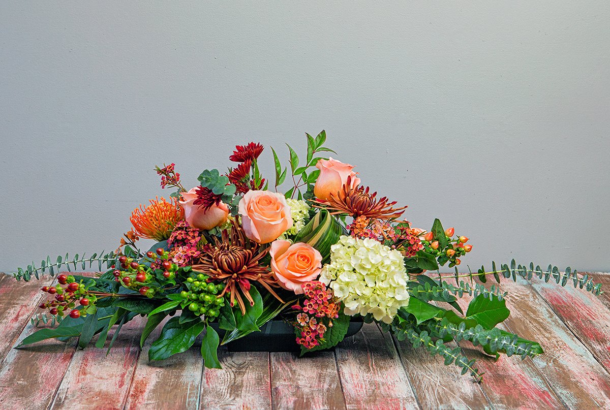 StevesFloralKS's tweet photo. This beautiful centerpiece will complete your dinner party planning perfectly! https://t.co/BSmot0nlmf #StevesFloral #Manhattan #Florist https://t.co/fxhZerstTp