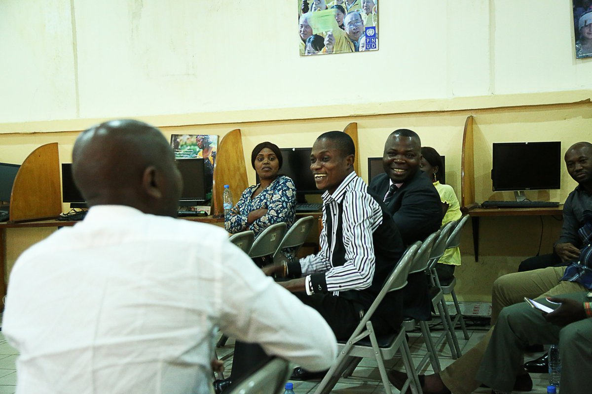 Echanges et discussions sur les principaux défis que doivent relever les médias congolais face au développement des TIC #Cafénumérique #BZV