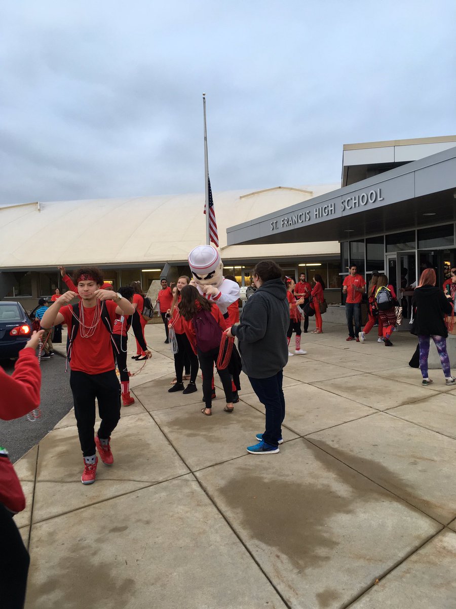 SFHS_Principal's tweet photo. Homecoming 2017 at SFHS. Checkout our school spirit! https://t.co/G6w0NGcvww