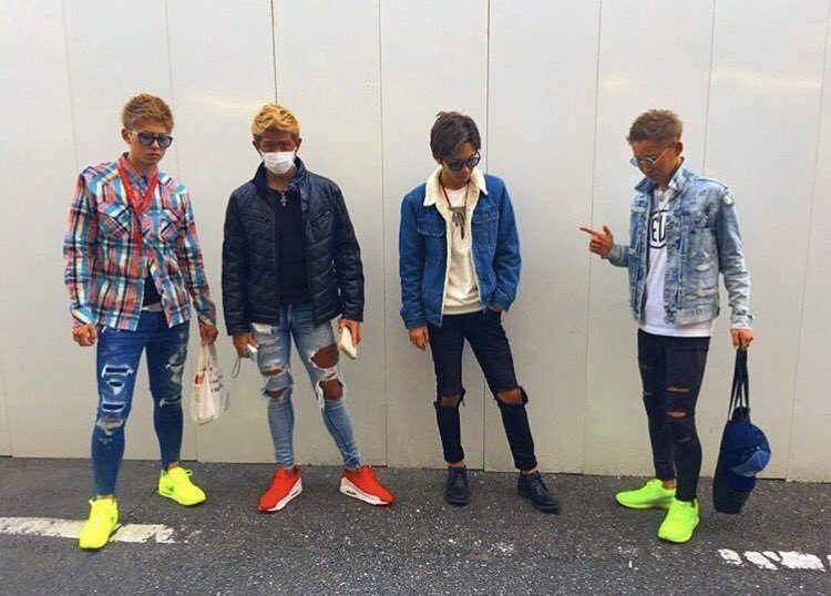 きりん パリピ系ファッション俺は好きだけどなあ 近づきたくないとかダサいとか言ってる人が良くわかんないっ笑 人それぞれだけど言うなら心に秘めとこうねっ 服装悪くないよって人rt