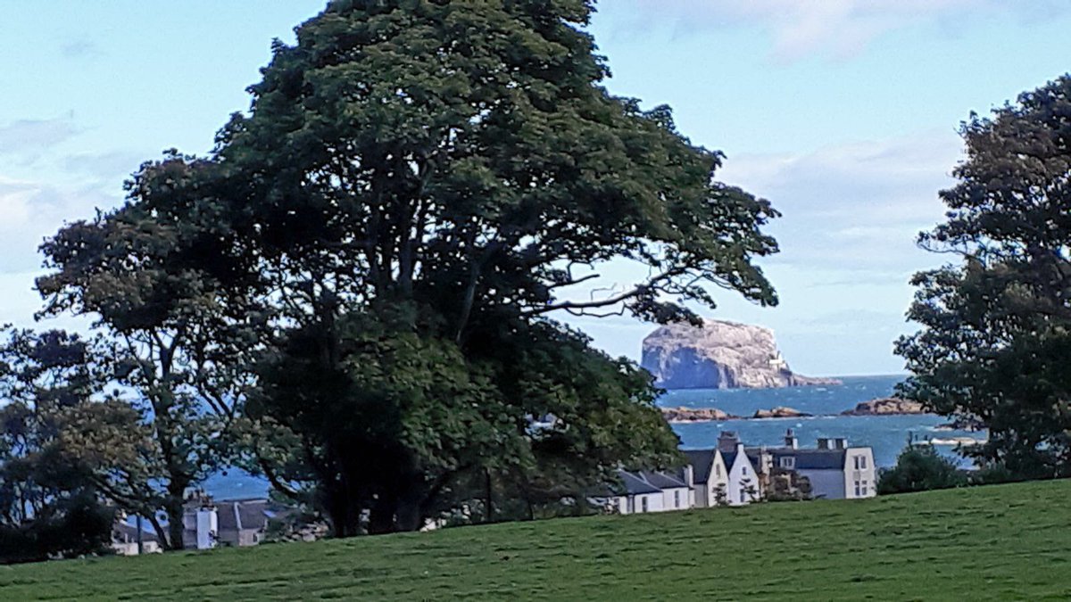 BlueWildBoats's tweet photo. What a beautiful place we live in . #forthwild #BassRock #visiteastlothian #visitscotland ππ» https://t.co/TleX1NObTg