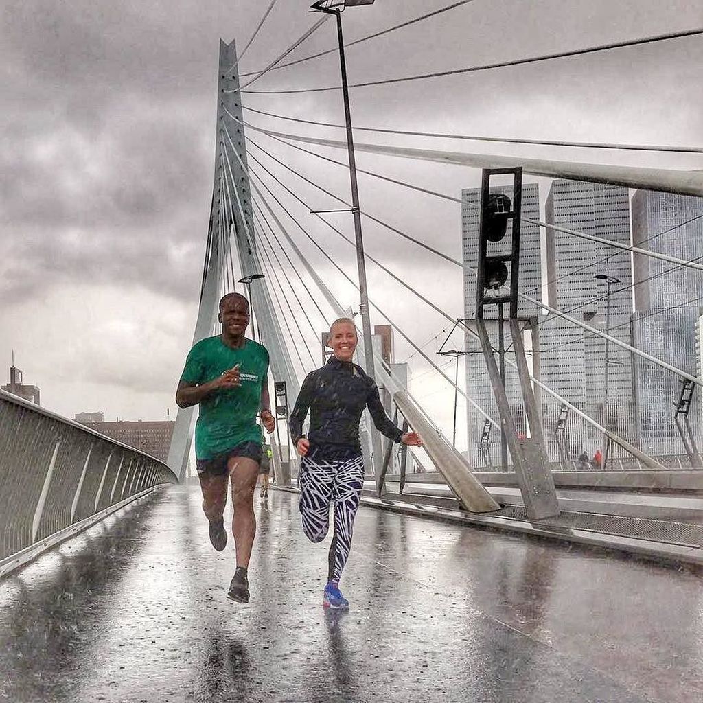 RUN_TO_DISCOVER's tweet photo. @lottevantrigt @running_wout &amp; @jermaine.is.running defied the weather and explored Rotterdam despite the rain☔️ ⠀… https://t.co/qIL1GmnTdY https://t.co/gHWrVi9RP7