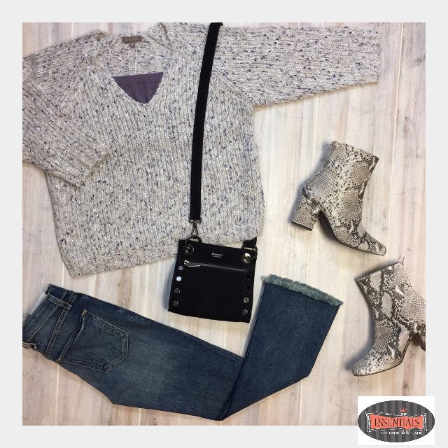 ShopEssentials's tweet photo. Stay cozy in our new Fall arrivals 🍂❤️ #shopfall #shoplocal #shopessentials https://t.co/VrFNpU6jf5