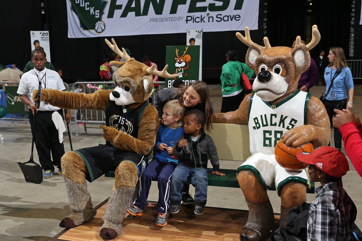 Fan Fest is Sunday at the @BMOHBC!!  Get your FREE tickets today at Bucks.com/fanfest https://t.co/FHZp7OdDzU