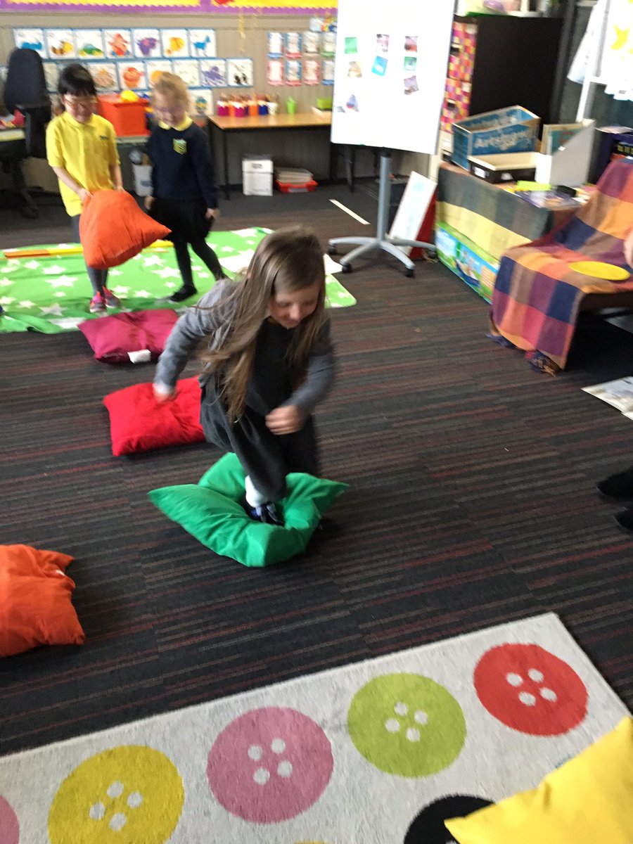 Elmvaleprimary's tweet photo. #ElmvaleP1L we used our ideas to cross the moat from the castle to the land. We used wood, paper and cushions as bridges and balancing logs. https://t.co/UHWMuiuve8