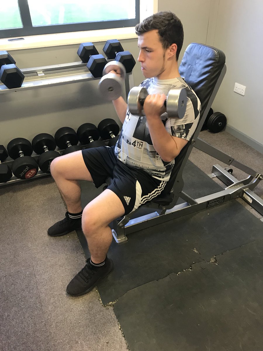 PT_KyleBlagg's tweet photo. Another one of my clients today working on his biceps here trying new ways too curl smashed it @BobbyMawPT keep it up!!💪💪 https://t.co/l93zgHQOhI