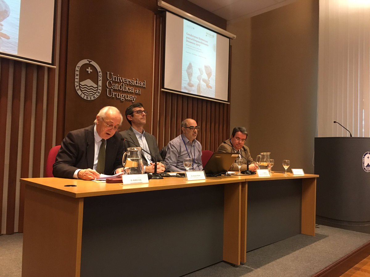 Icompetitividad's tweet photo. Dando inicio al panel "Desafíos vinculados a la actividad emprendedora" junto a @AlvaroPardoUy (UCU), Juan Federico (UNGS) y Leonardo Veiga (UM), en @UCUoficial #redpymesXXII https://t.co/FHXXfYPBH4