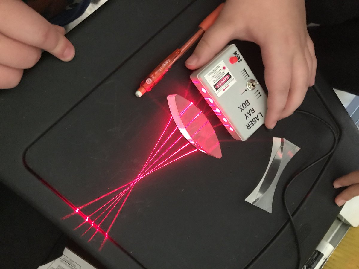 steven_cobb2's tweet photo. Learning about light refraction while working with convex and concave lenses. Super fun! #ruthes @hjgrubbs https://t.co/KqmvcDHXMp