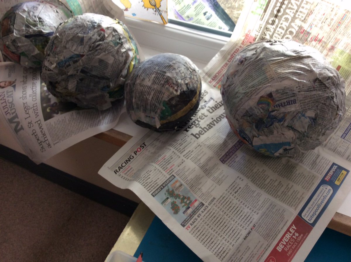 LancotSchool's tweet photo. We are enjoying the texture of the paste. What are we making??? Find out next week! #surprise #lovelearningloveLancot #Daisyclass https://t.co/Cp4qAr9zlx