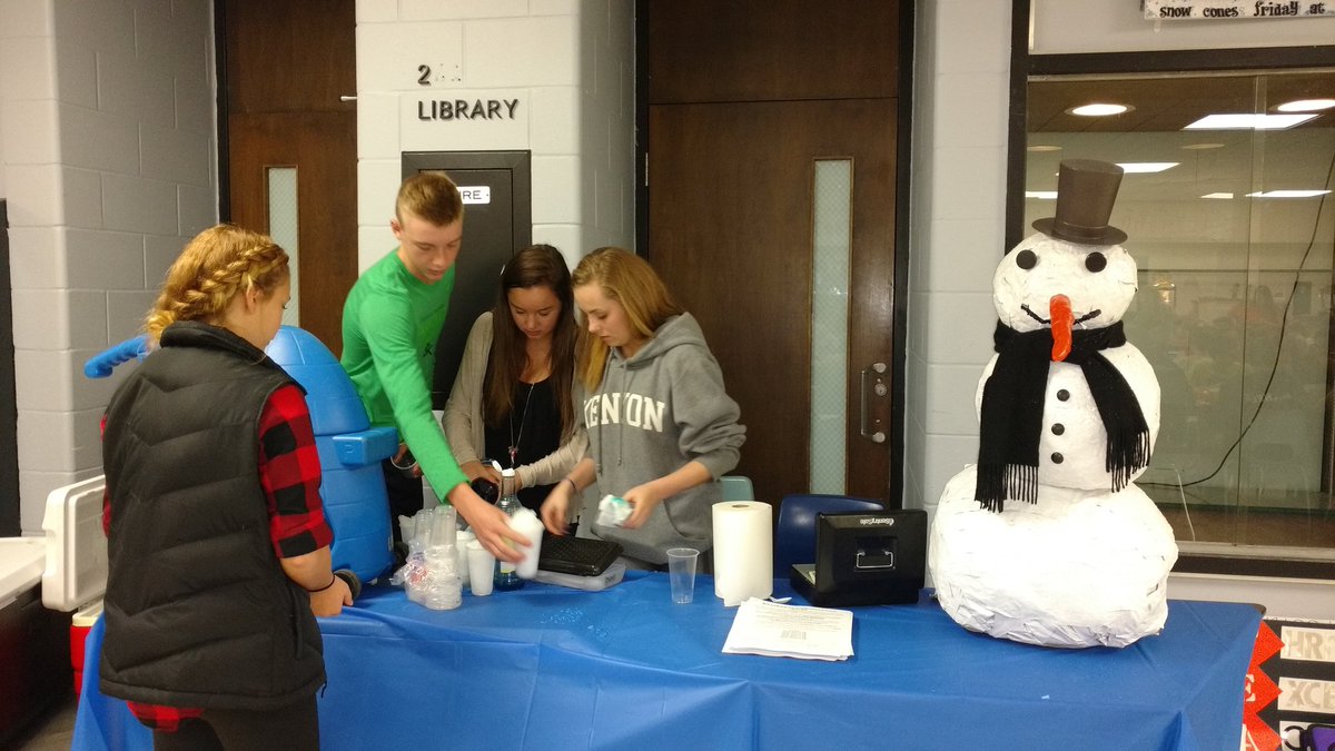 Keaton_EngTeach's tweet photo. Promoting our club and winter fun today with SNOW CONES at lunch @MtvSki @mvhsjackets @Jsan0900 https://t.co/51Ekc60Jgr
