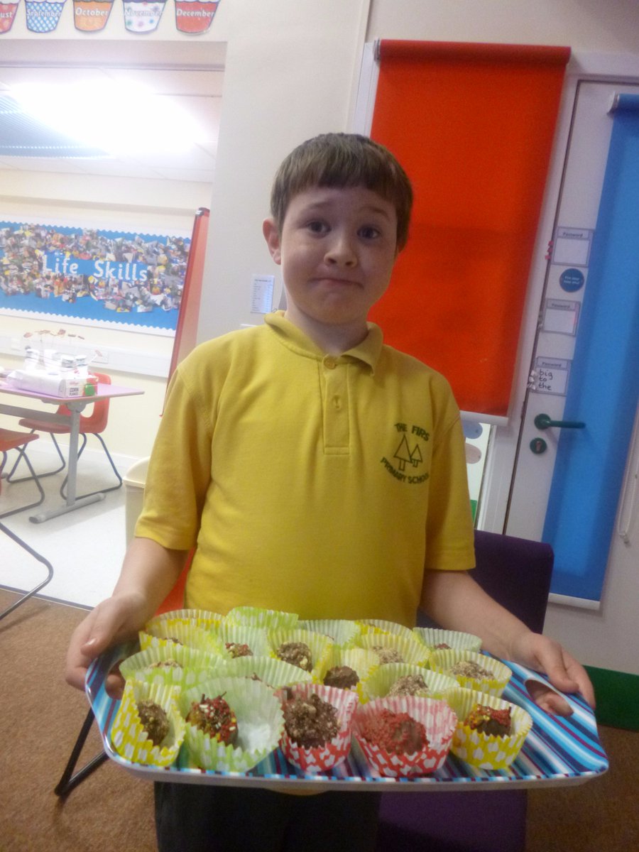 firsprimarysale's tweet photo. #MissButtersClass made some lovely chocolate surprises today! Yummy! #FridayCheatDay #Chocolate https://t.co/hbF15dApNT
