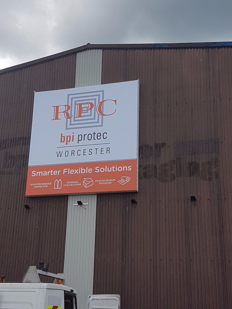 SignworldGroup's tweet image. We have been working closely with @rpcbpiprotec installing a wide range of signage at various sites #totem #signage #illumination #lightbox