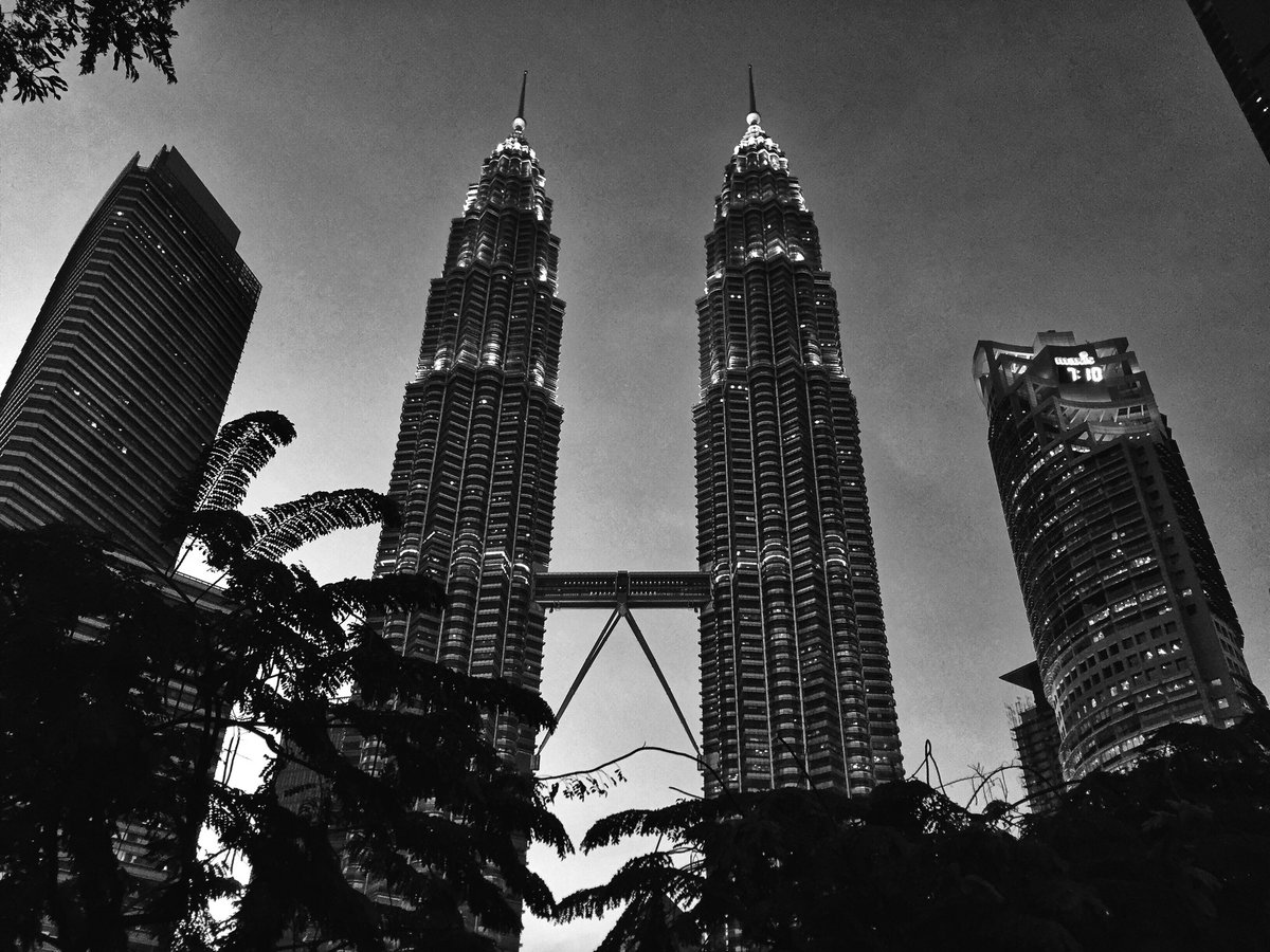 KarinBienz's tweet photo. Petronas Twin Towers of #KualaLumpur | Malaysia 
This is truly an amazing city https://t.co/rG9t0c1eMB