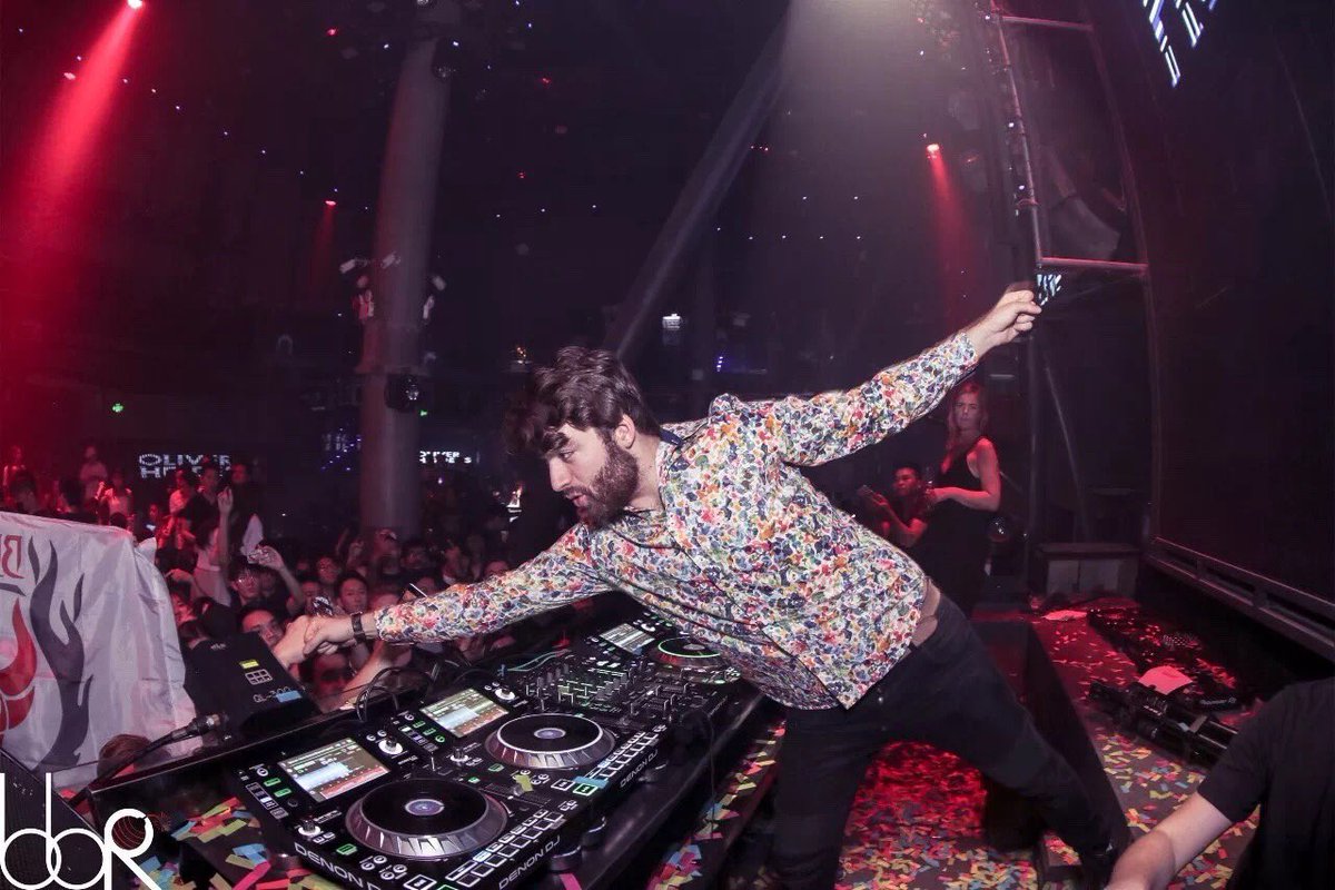 Club_bbR's tweet photo. ⭕️bbR • Moment | Hands up! 🙌🏼🙌🏼Amazing night with @OliverHeldens ! If you're here tag you &amp; your crew!   📍@Club_bbR   📸Photo on FB:Club bbR https://t.co/7Q3iSQsyiH