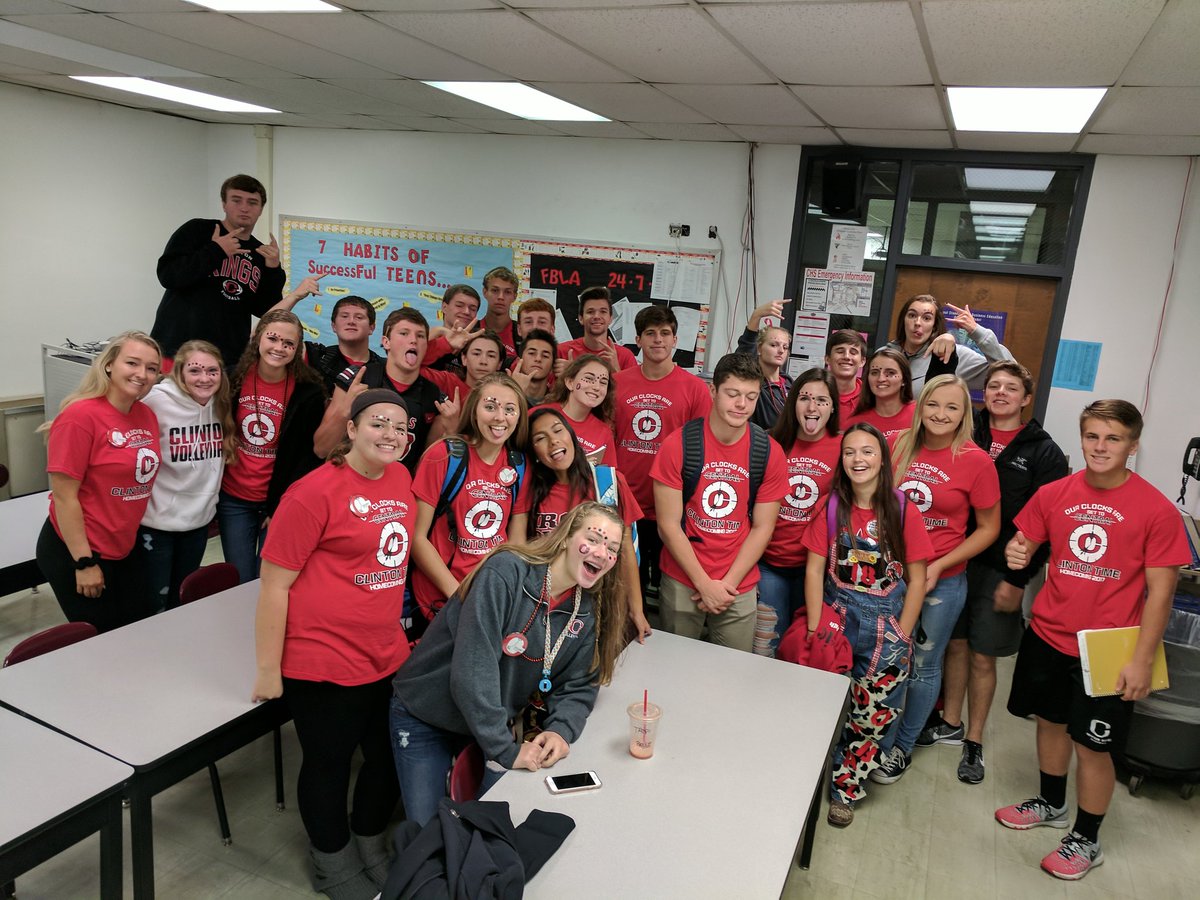 ClintonHighFBLA's tweet photo. Happy Homecoming from CHS FBLA! #RiverDeepHoco https://t.co/mKRiMxOT63