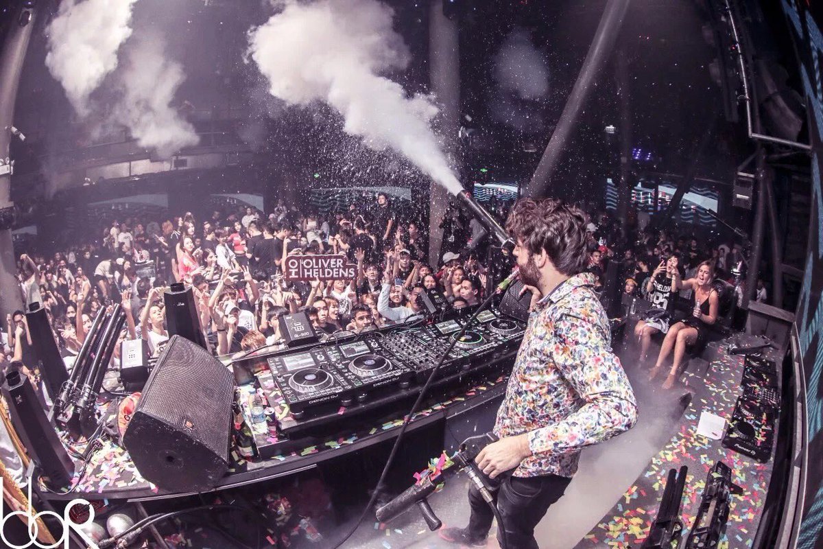 Club_bbR's tweet photo. ⭕️bbR • Moment | Hands up! 🙌🏼🙌🏼Amazing night with @OliverHeldens ! If you're here tag you &amp; your crew!   📍@Club_bbR   📸Photo on FB:Club bbR https://t.co/kJvoNnG0aY