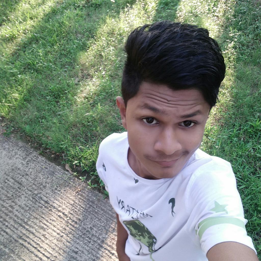 SaifullahMonir's tweet photo. He is the real man who can overcome all obstacles can succeed in any work https://t.co/N5g6XYnLUa