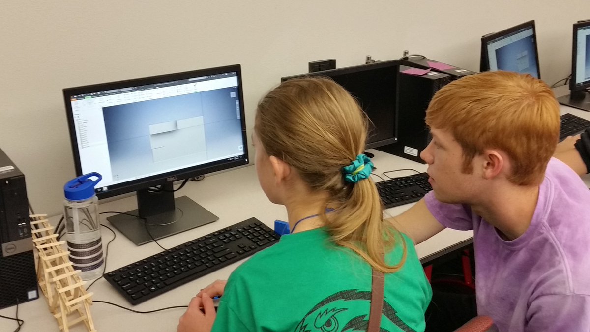 Bkitz1561's tweet photo. 3D Modeling at FT Engineering Challenge #FTFamous https://t.co/79LIamzmp2