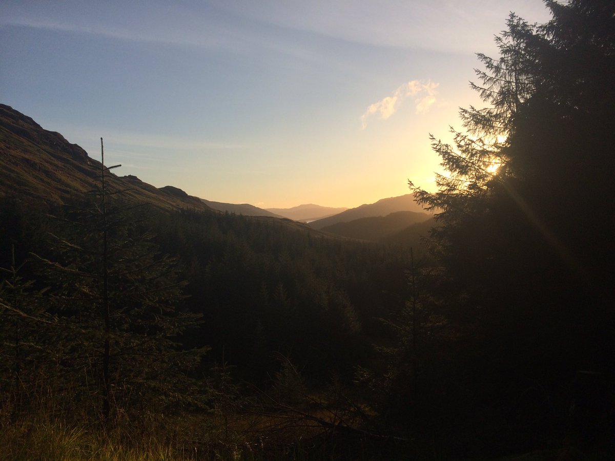 Bobinson1's tweet photo. Stunning commute to work this morning @adventacad #lifeofanassessor @UK_Haglofs @WigwamSocksUK @GlasgowsDofE @StThomasAqSec  well done https://t.co/OCrioG2SYc